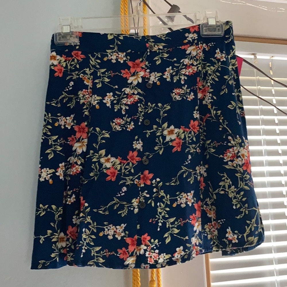 BRAND NEW WITH TAGS FLORAL SKIRT
